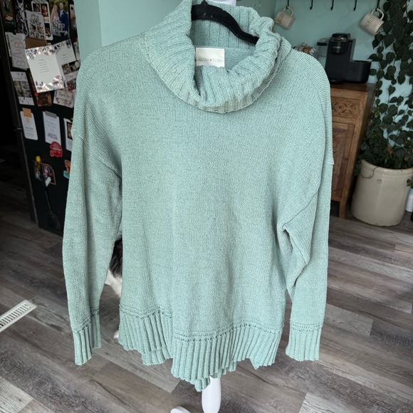 Ultra Flirt Green Cowl Neck Sweater with Accent Detail Size Medium - Picture 1 of 7
